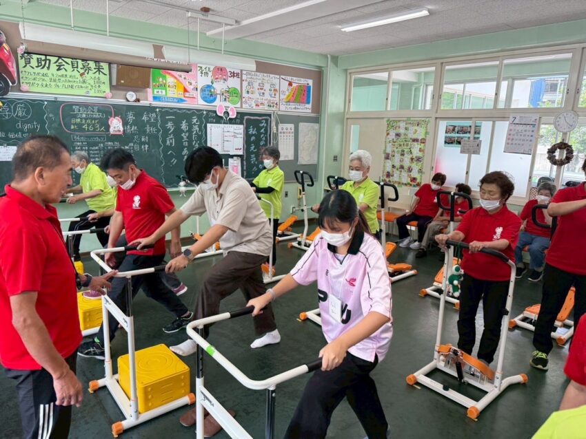 本学教員が毎週行っている仁淀川町でフレイル予防の体験を行いました
