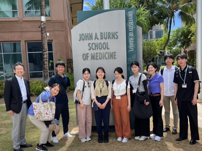 ハワイ大学マノア校の医学部にも見学に行きました